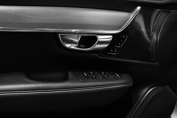 Volvo V90 25 of 30