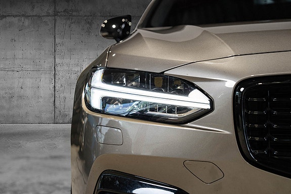 Volvo V90 4 of 30