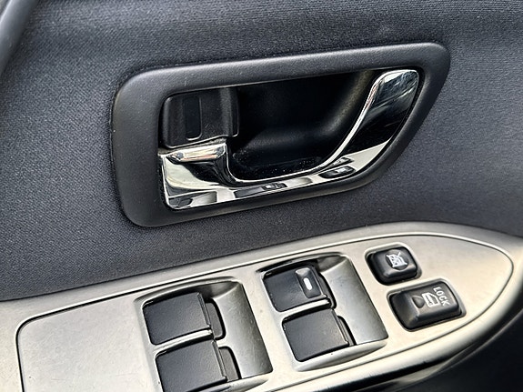 Mitsubishi Pajero 13 of 19