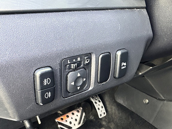 Mitsubishi Pajero 11 of 19