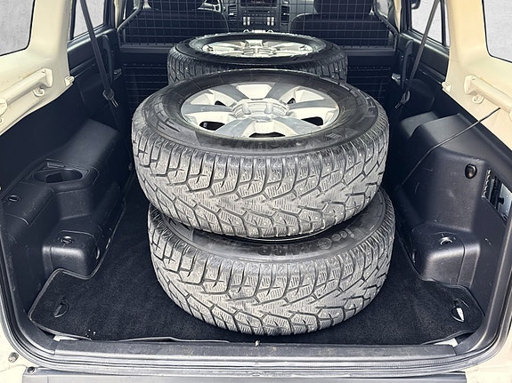 Mitsubishi Pajero 18 of 19