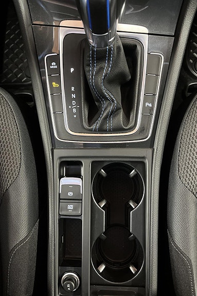 Volkswagen e-Golf VII 19 of 24