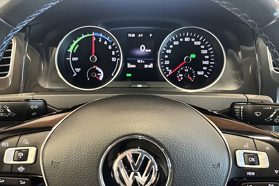 Volkswagen e-Golf VII 21 of 24