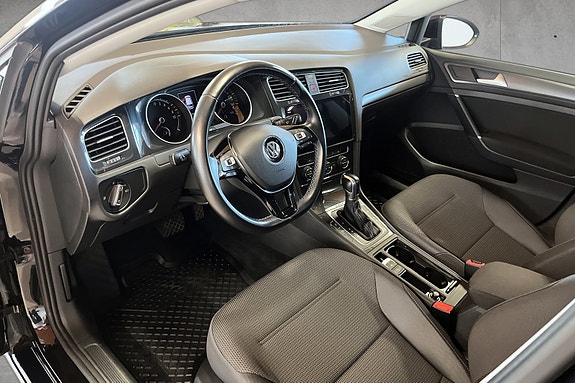 Volkswagen e-Golf VII 12 of 24