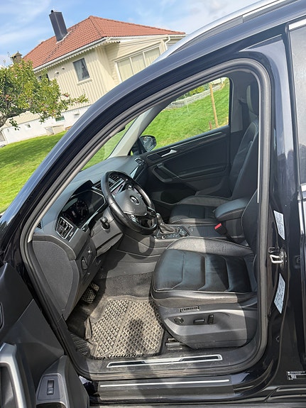 Volkswagen Tiguan Allspace 8 of 12