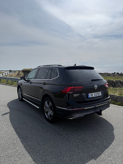 Volkswagen Tiguan Allspace 5 of 12