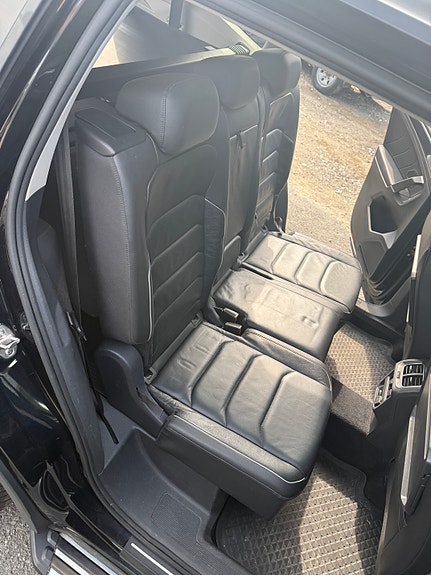Volkswagen Tiguan Allspace 10 of 12