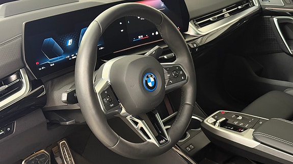 BMW iX2 13 of 30