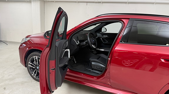 BMW iX2 10 of 30