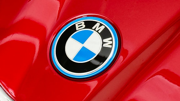 BMW iX2 9 of 30