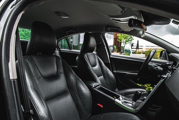 Volvo S60 17 of 26