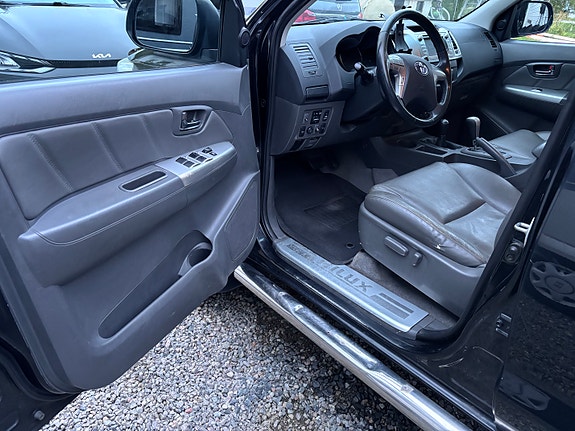 Toyota HiLux 8 of 22