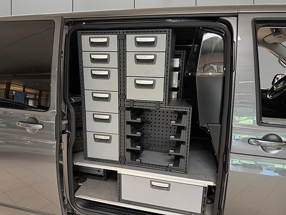 Volkswagen Transporter 28 of 30