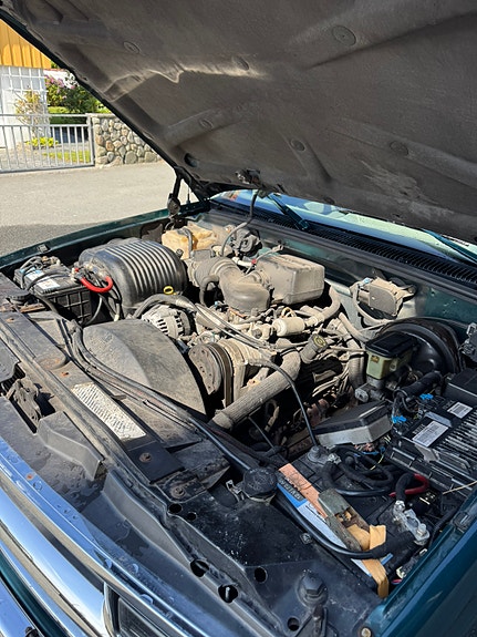 Chevrolet Suburban 19 of 21