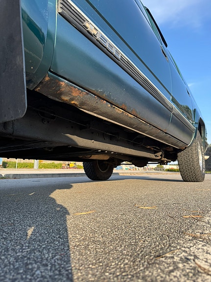 Chevrolet Suburban 9 of 21
