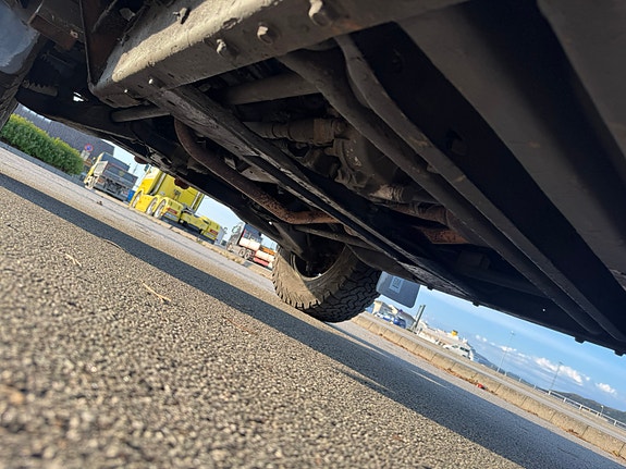 Chevrolet Suburban 12 of 21
