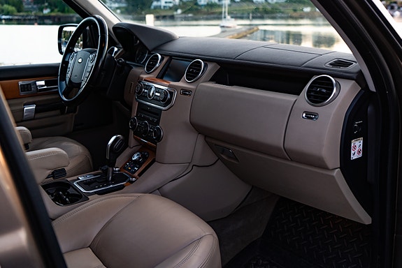 Land Rover Discovery 4 12 of 12