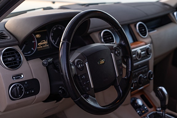 Land Rover Discovery 4 10 of 12