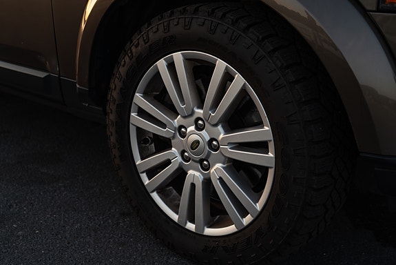 Land Rover Discovery 4 8 of 12