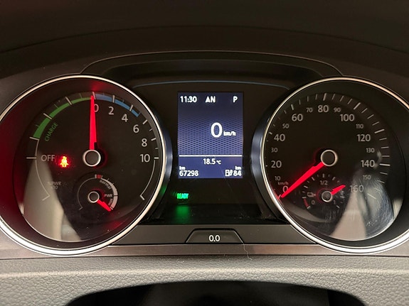 Volkswagen e-Golf VII 14 of 28