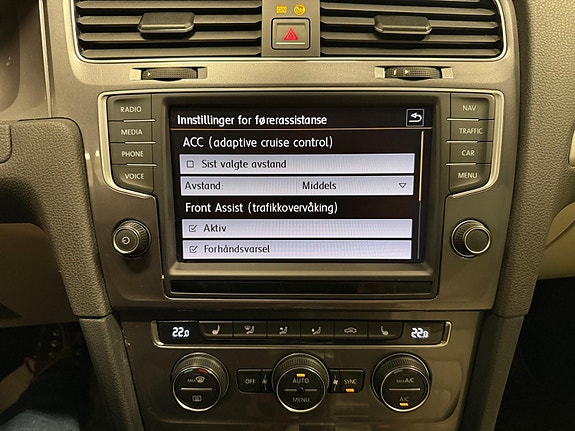 Volkswagen e-Golf VII 19 of 28