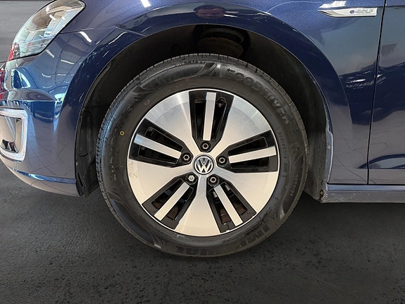 Volkswagen e-Golf VII 7 of 28