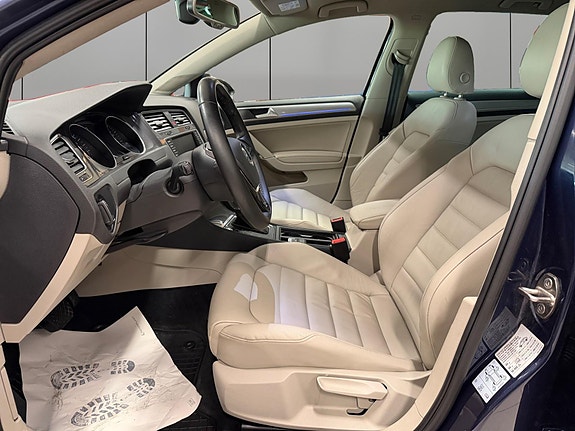 Volkswagen e-Golf VII 8 of 28