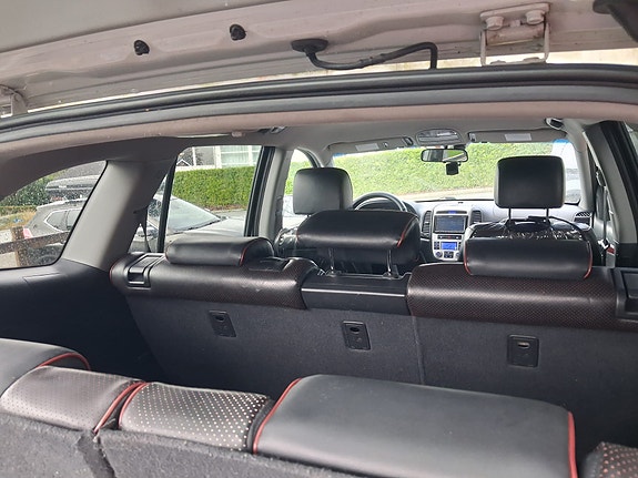 Hyundai Santa Fe 12 of 12