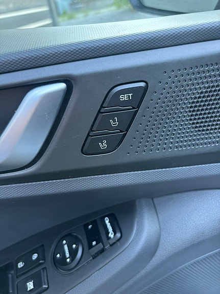Hyundai IONIQ 14 of 22