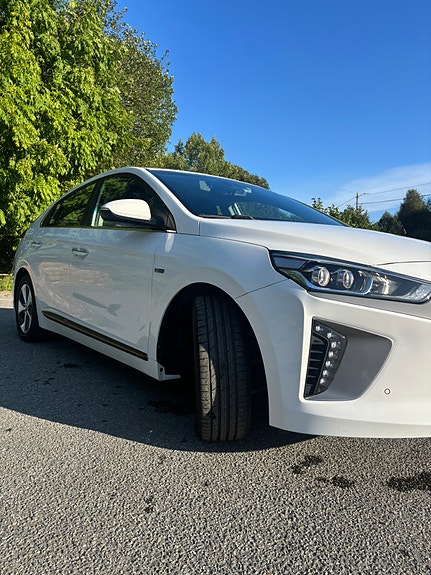 Hyundai IONIQ 2 of 22