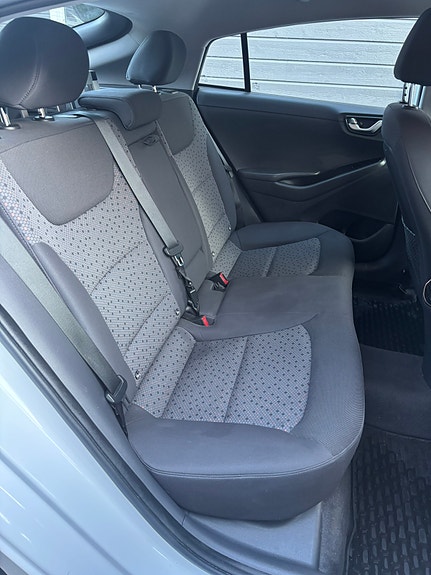 Hyundai IONIQ 15 of 22