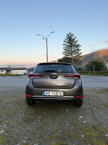 Toyota Auris 4 of 29