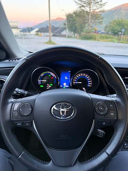 Toyota Auris 13 of 29
