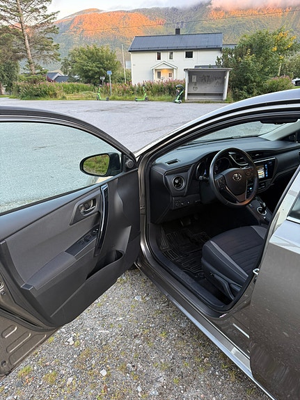 Toyota Auris 15 of 29