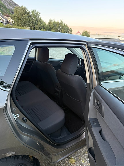Toyota Auris 20 of 29