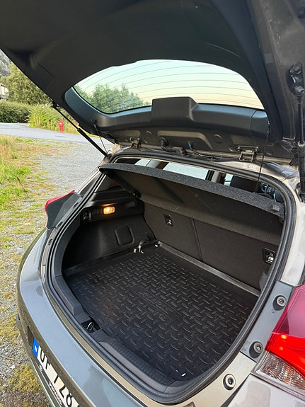 Toyota Auris 22 of 29