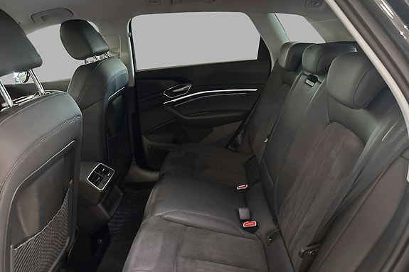 Audi e-tron 17 of 25