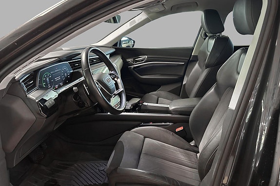 Audi e-tron 10 of 25