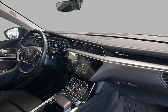 Audi e-tron 12 of 25