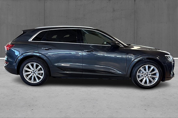 Audi e-tron 3 of 25
