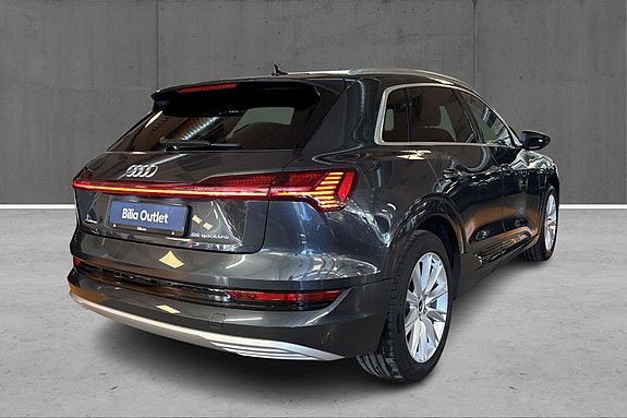 Audi e-tron 4 of 25