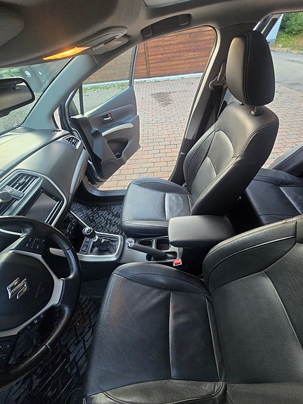 Suzuki SX4 S-Cross 5 of 15