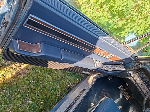Chrysler Imperial 3 of 8
