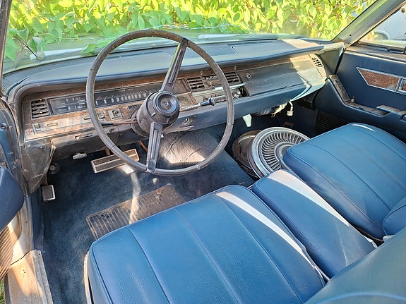 Chrysler Imperial 4 of 8