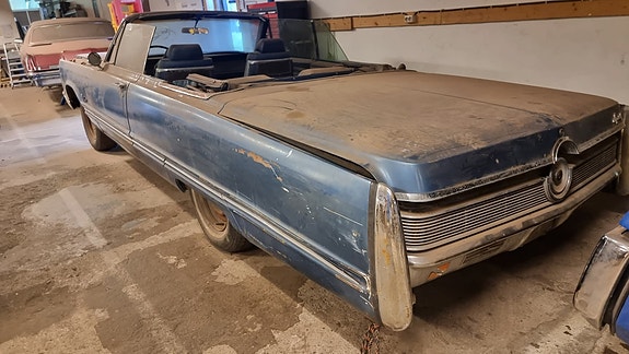 Chrysler Imperial 2 of 8