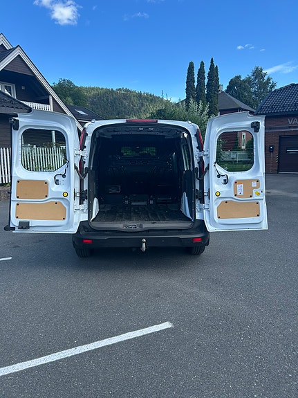 Ford Transit Connect 9 of 18