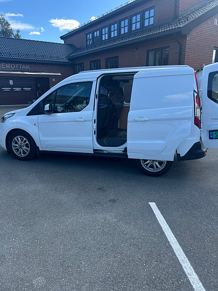 Ford Transit Connect 4 of 18