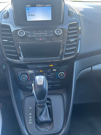 Ford Transit Connect 11 of 18