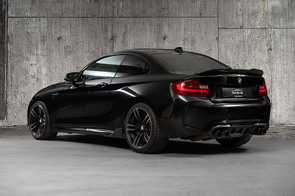 BMW M2 10 of 30
