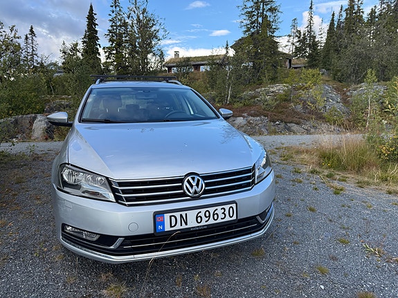 Volkswagen Passat 2 of 18